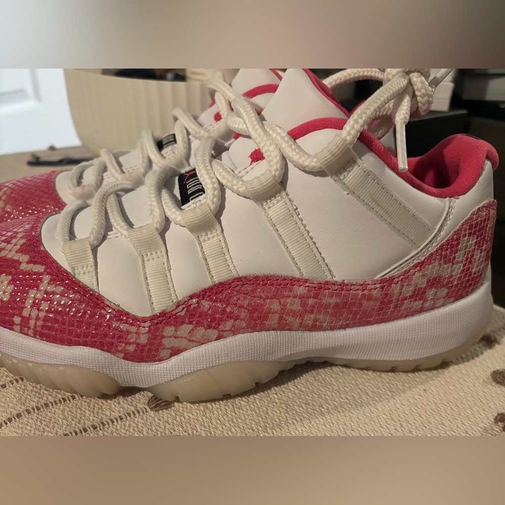 WMNS AIR JORDAN 11 RETRO LOW